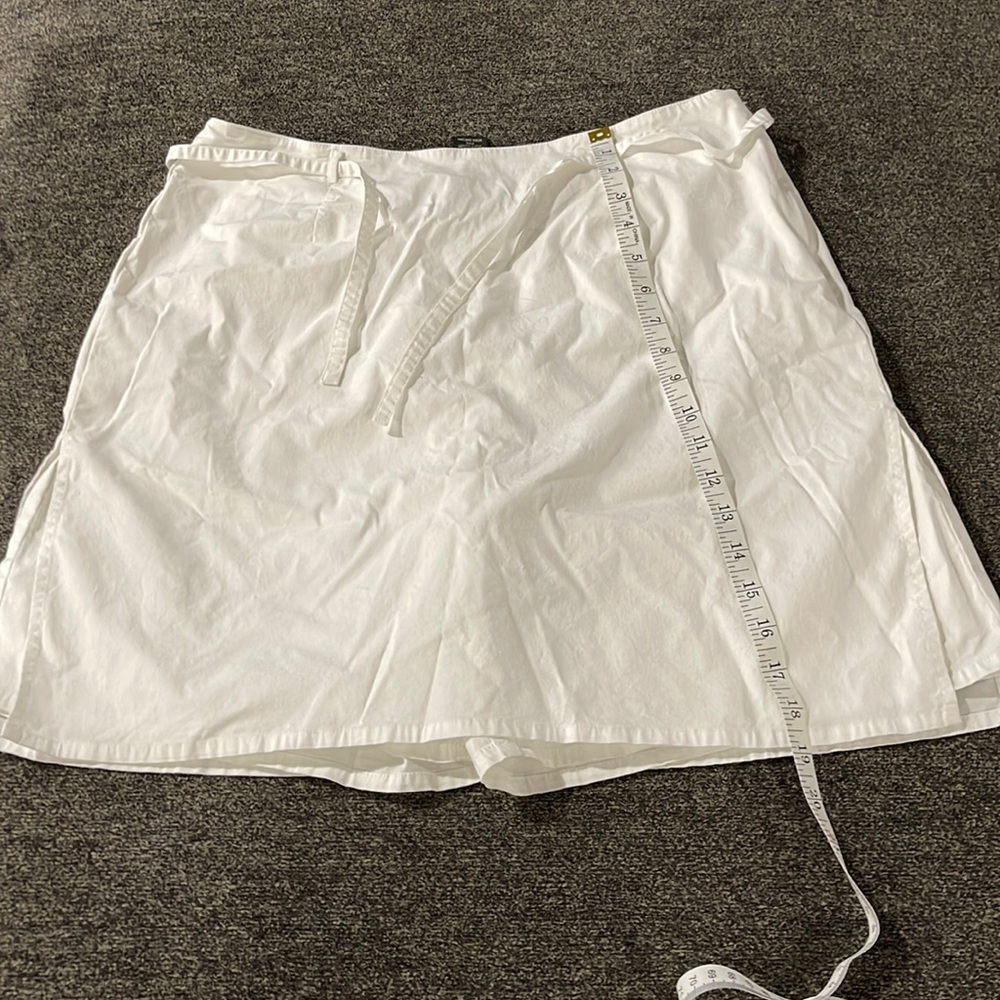 Can Heusen skort size 14
